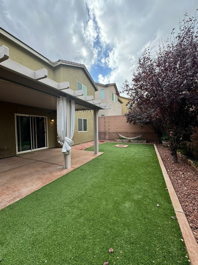 Building Photo - Beautiful 2-story home in the sought-after Providence community!