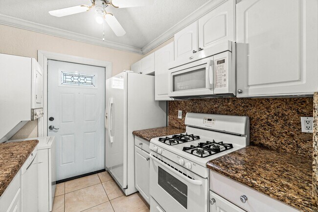 Building Photo - 200 SW 7th St