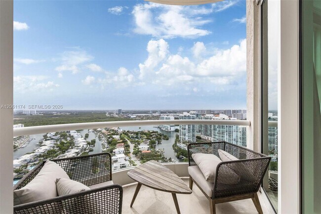 Building Photo - 16051 Collins Ave