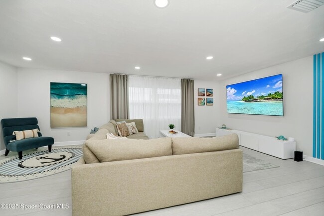 Building Photo - 363 Harbor Dr