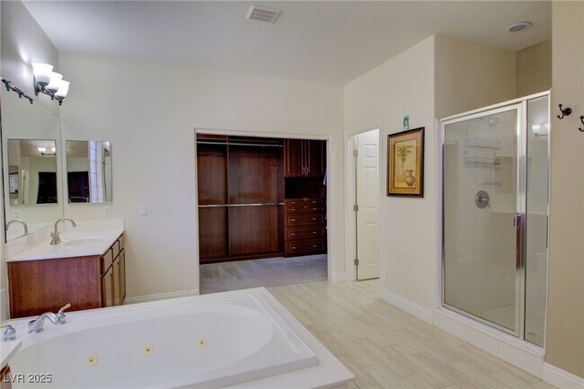 Building Photo - 8925 Monte Oro Dr