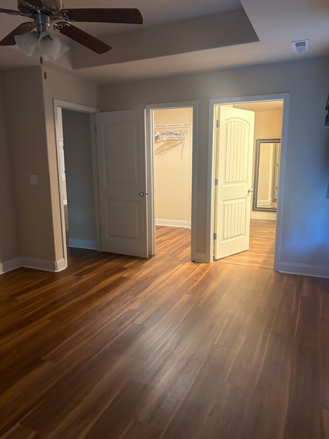 Building Photo - 102 Black Creek Way