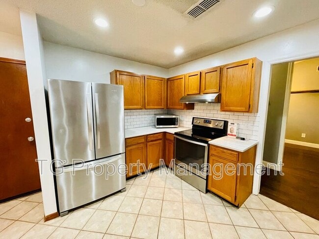 Building Photo - 4112 Hollister Pl