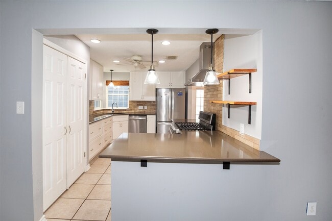 Building Photo - 10514 Sagemeadow Ct