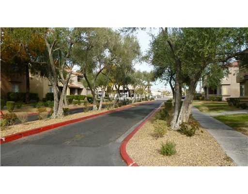 Building Photo - 1455 E Katie Ave