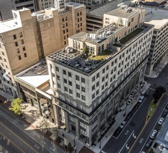Building Photo - 51 N High St
