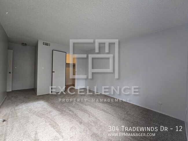 Building Photo - 304 Tradewinds Dr