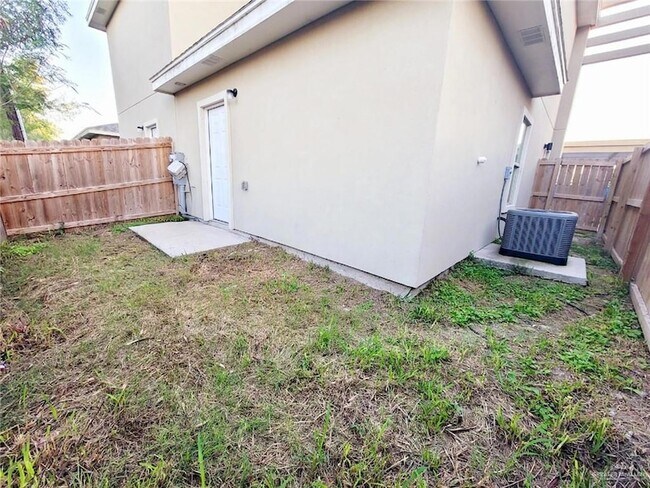 Building Photo - 2101 Taxco Ct