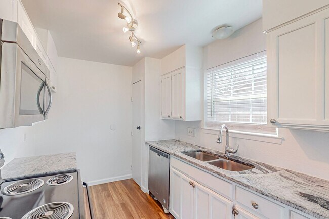 Building Photo - Adorable 1 Story Ready for Move In!  Birdville ISD!