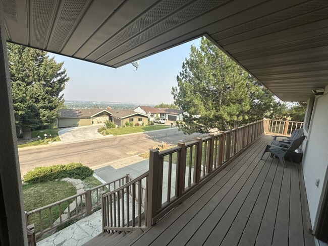 Building Photo - 2750 Greenbriar Dr