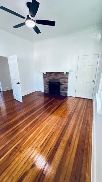 Room - 411 Ebenezer Ave