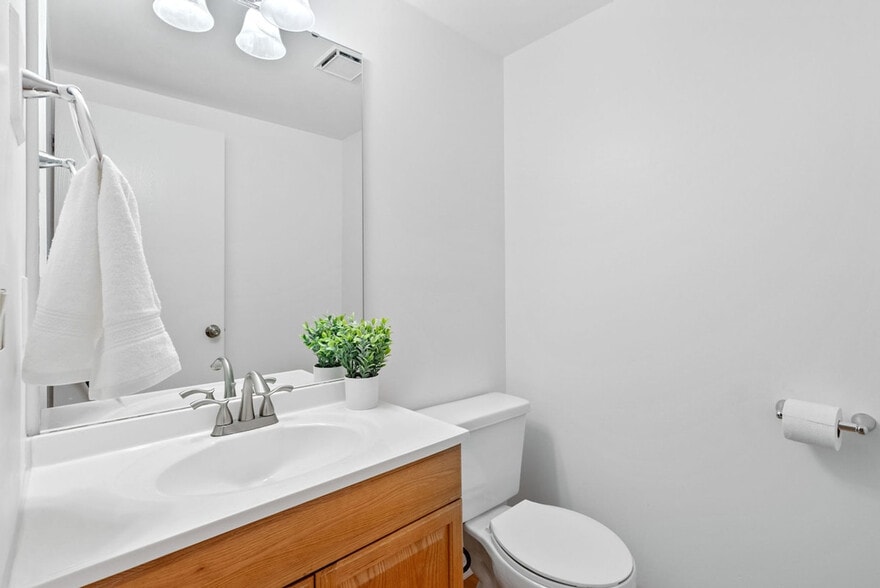 Building Photo - 16401 Baja Ct