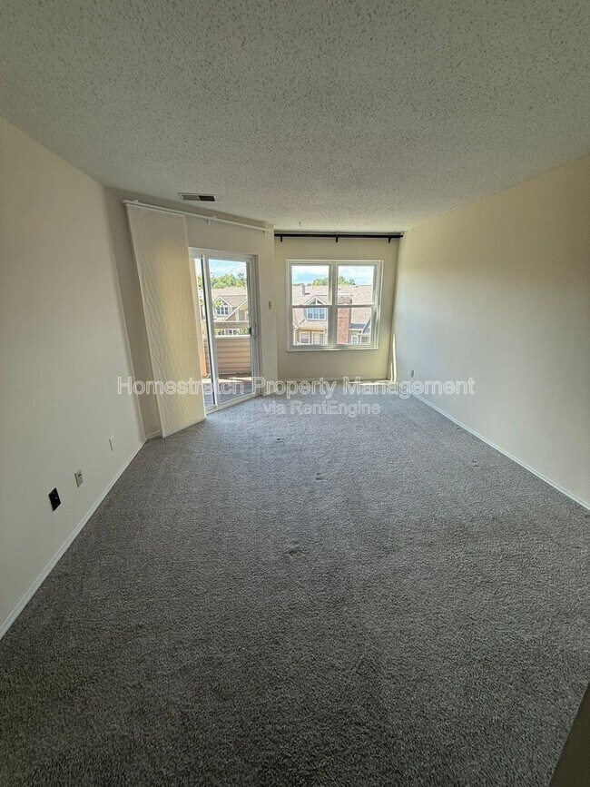 Building Photo - 1033 Wilton Royal Dr