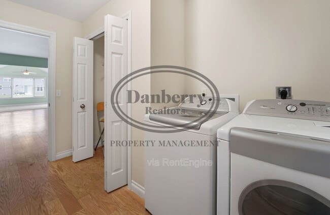 Building Photo - 14866 Lake Winds Dr