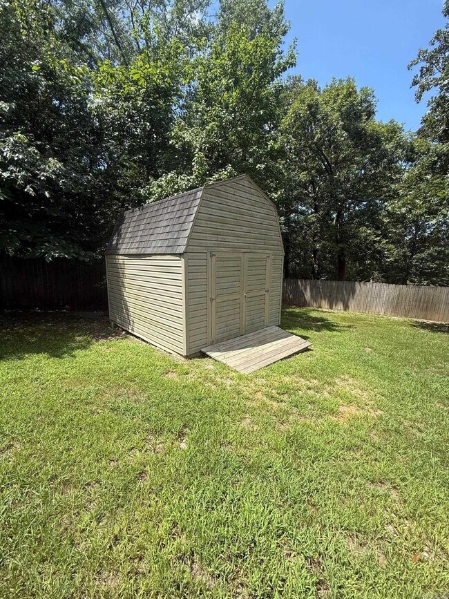 Building Photo - 8705 Wingate Dr