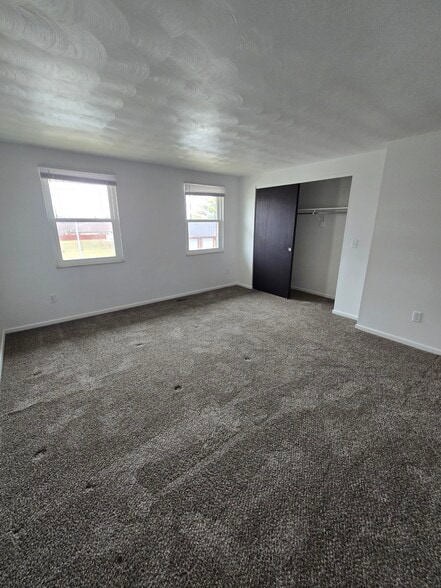 Building Photo - 162 Chris Drive