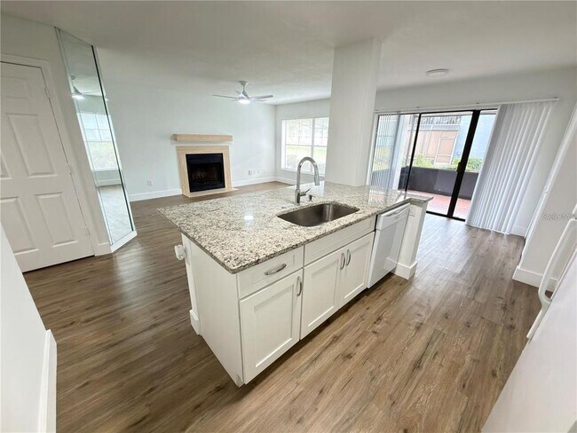 Building Photo - 4702 Sutton Terrace