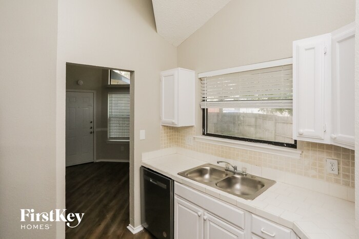 Building Photo - 1620 Hunterwood Dr