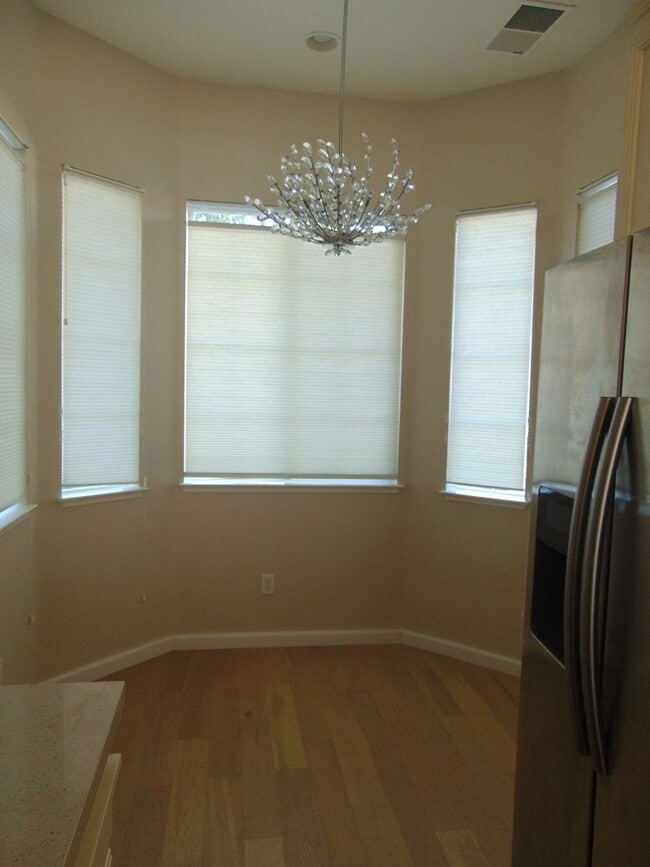 Building Photo - Gorgeous 2 story home available now in Gat...