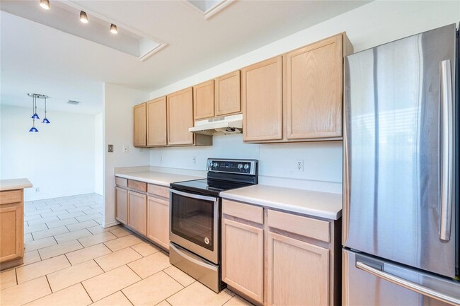 Building Photo - 17924 Narsitin Ln