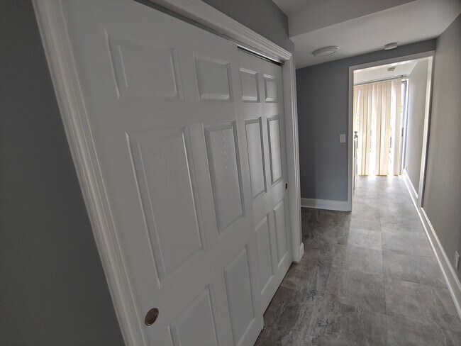 Building Photo - 33 S Calhoun St