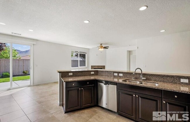 Building Photo - 10772 Ridgebrook Dr