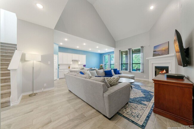 Building Photo - 4 Bedroom/3 Bath Ventana Subdivision