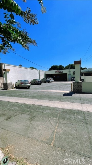 Building Photo - 5921 Alessandro Ave