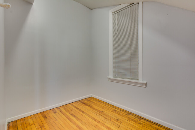 Building Photo - 1739 N Rockwell St