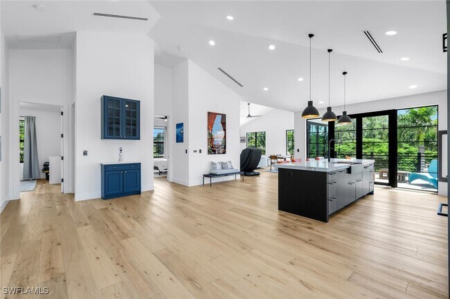 Building Photo - 6677 Hunters Rd