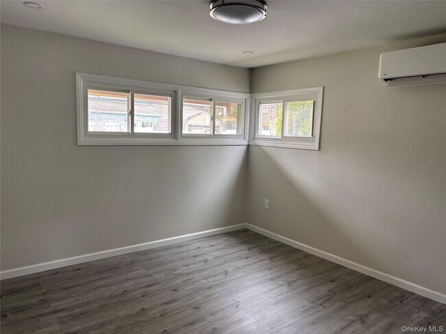 Building Photo - 55 Acre Ln