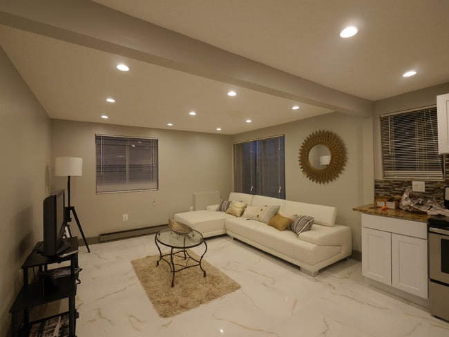 Building Photo - Birchwood Apartments