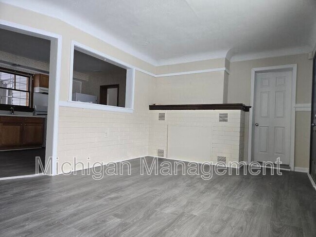 Building Photo - 6927 Janet St