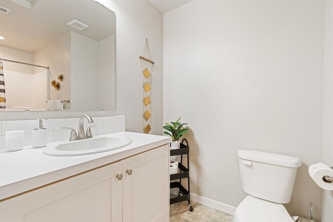 Building Photo - 2110 Ison Ct