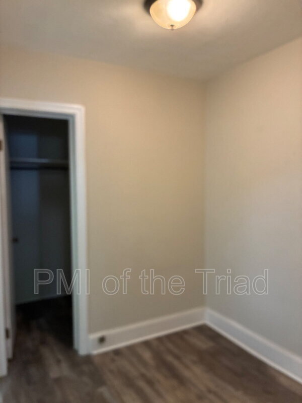 Building Photo - 915 Carolina Ave NW