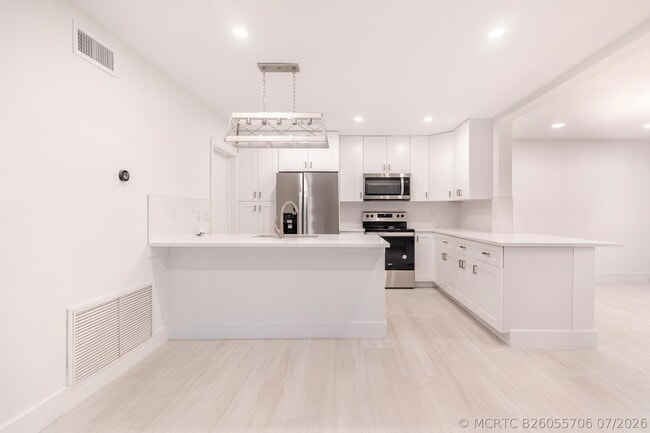 Building Photo - 7860 Stanway Pl
