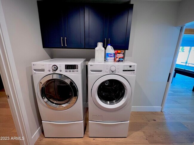 Building Photo - 3318 E Onyx Ave