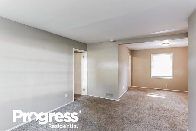 Building Photo - 3128 Latona Dr SW