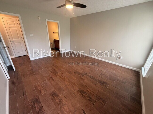 Building Photo - 10570 Pecan View Dr