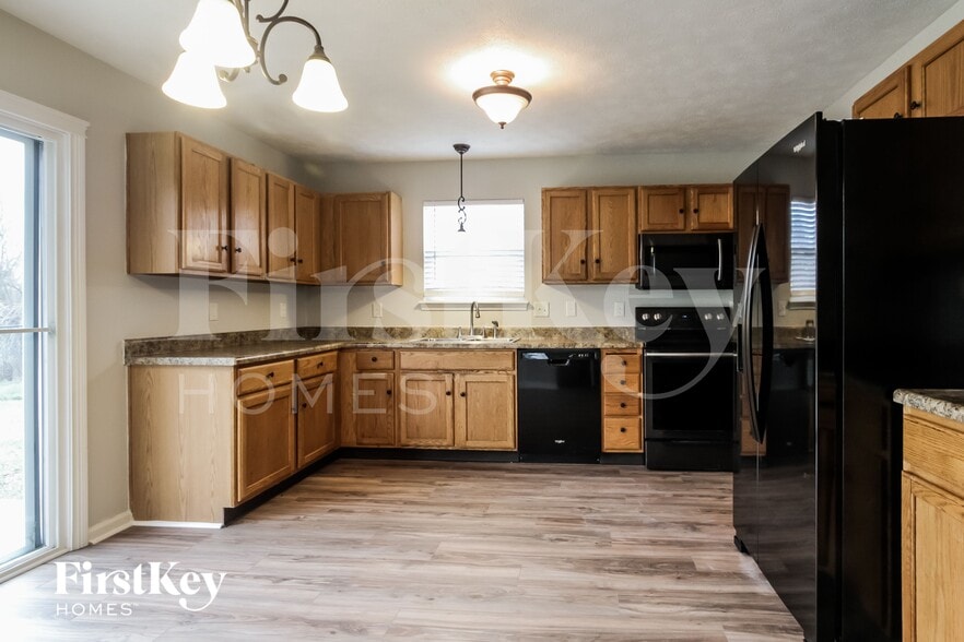 Building Photo - 4827 Lakestone Dr