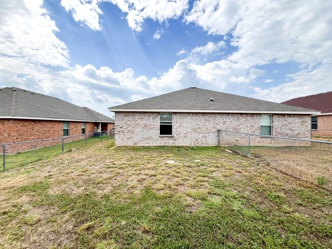 Building Photo - 312 Cedar Ridge Dr