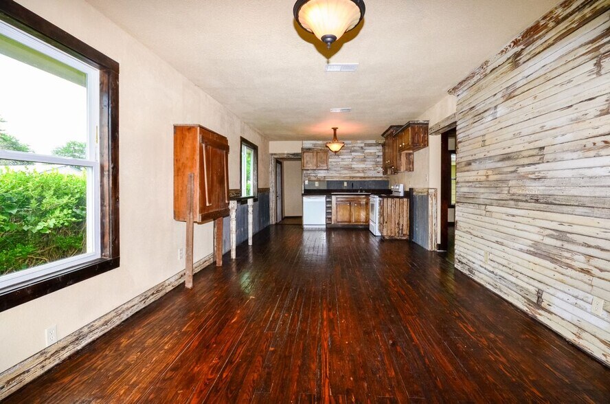 Building Photo - 1421 N Cleveland Ave