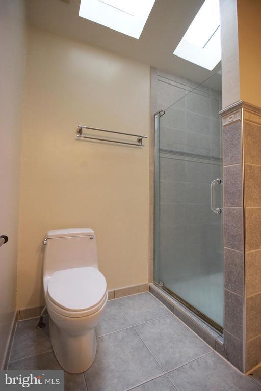 Building Photo - 6872 Melrose Dr