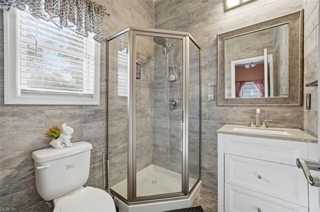 Building Photo - 1325 W Little Creek Rd