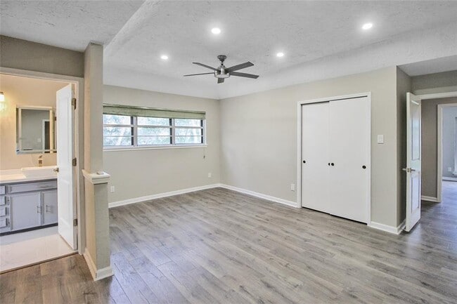 Building Photo - 15102 Torry Pines Rd