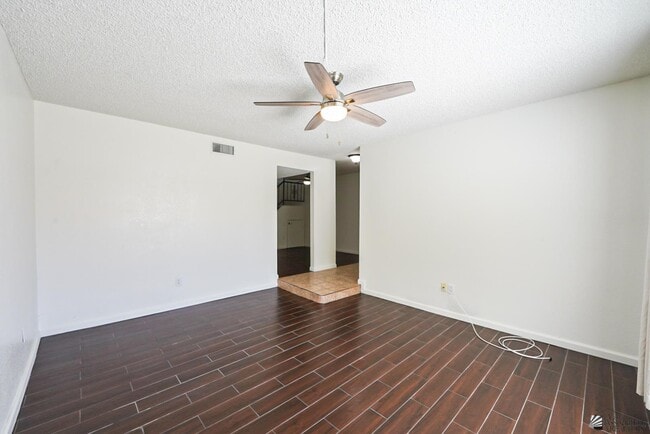 Building Photo - 2155 S 14th Ave