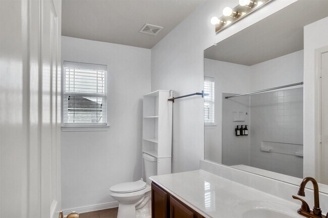 Building Photo - 15807 Little Miss Creek Dr