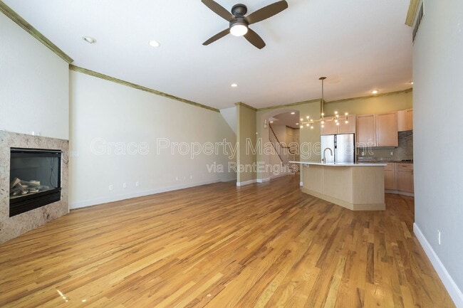 Building Photo - 566 Josephine St