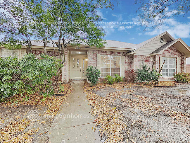 Building Photo - 8490 Hidden Spring Dr