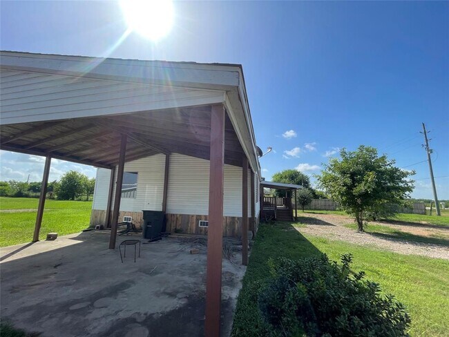 Building Photo - 711 FM 360 Rd